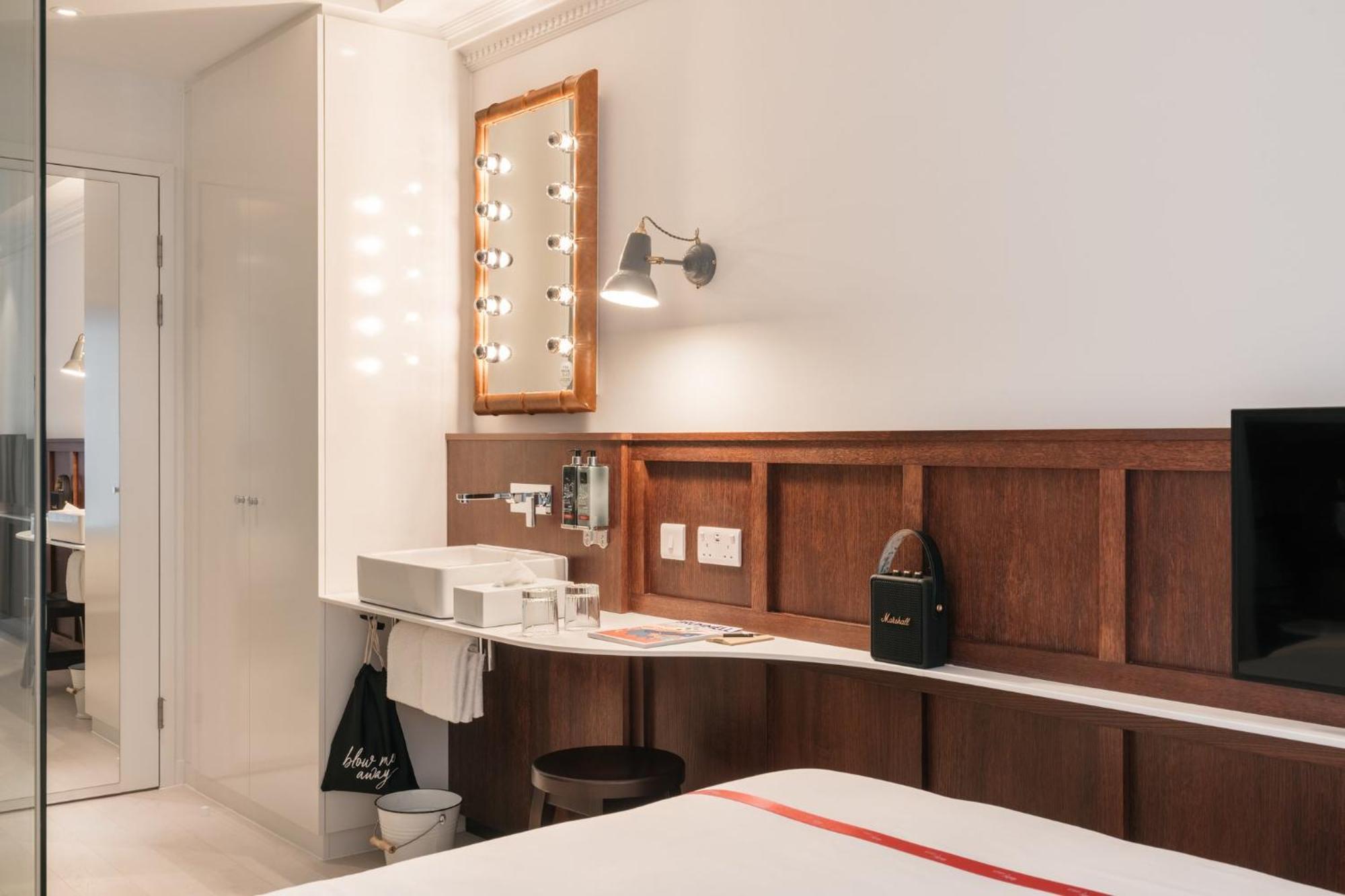 Ruby Stella Hotel London Eksteriør bilde